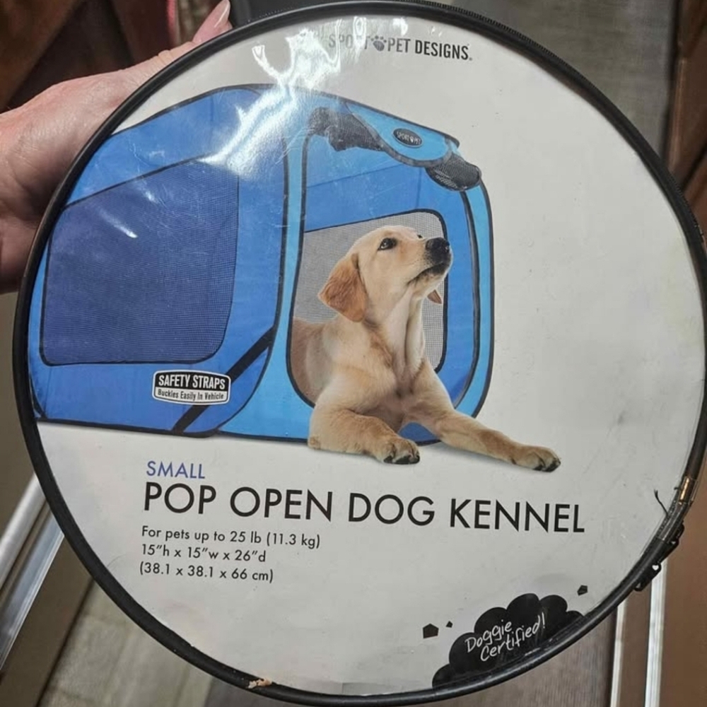 New Small Pop Up Dog Kennel new in orig pkg 15x15x26" up to 25lbs